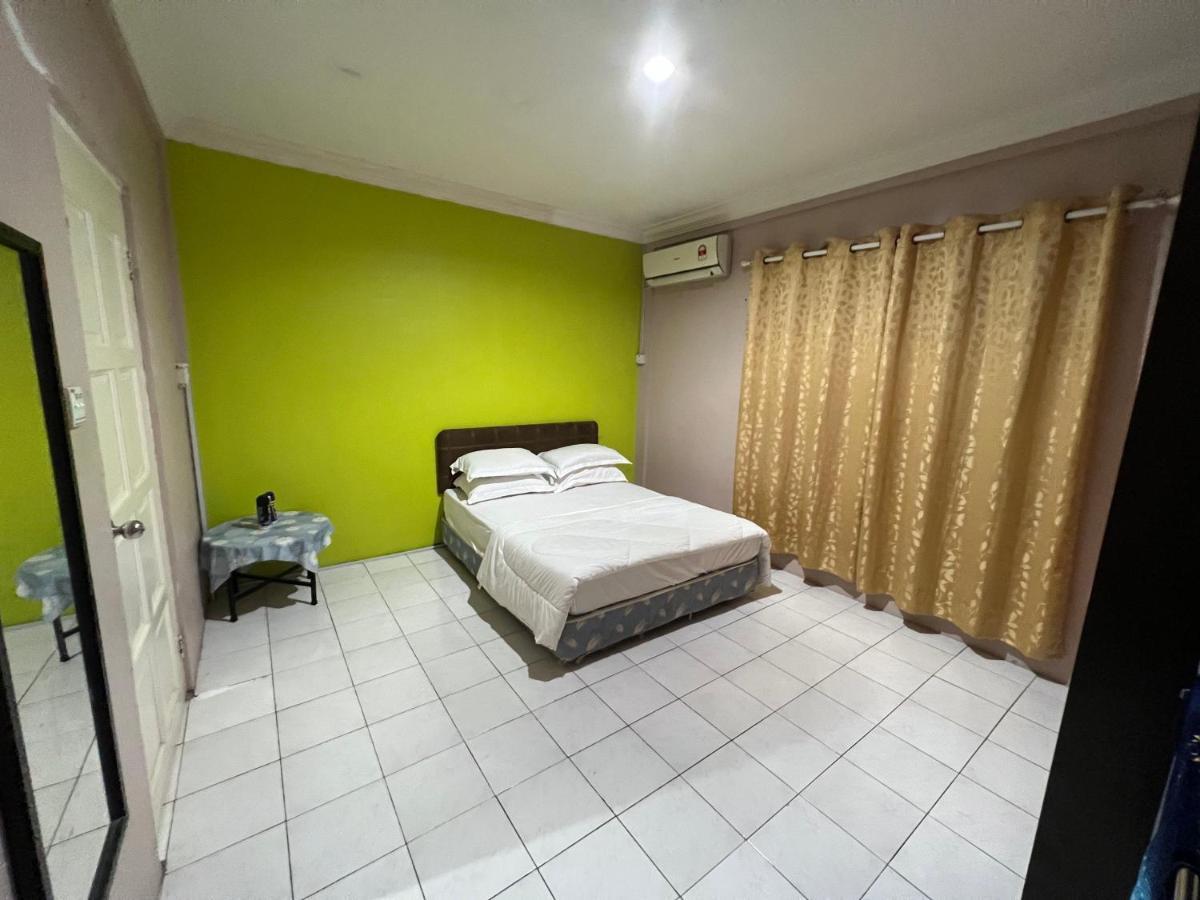 Hanif Homestay Kuching Eksteriør billede